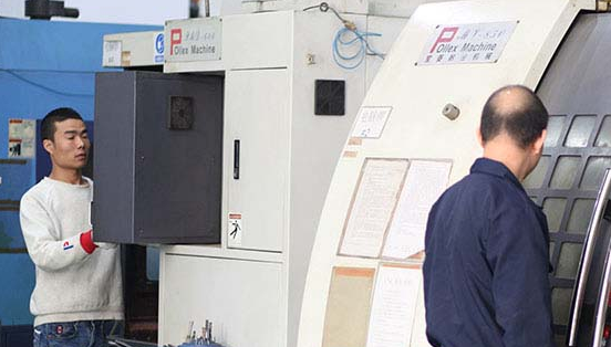 在深圳怎么選擇專業(yè)的模具開模廠呢？