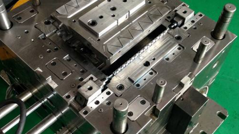 深圳塑膠模具廠，塑膠模具配件有哪些?