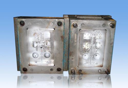 深圳塑膠模具廠，塑料模具零配件的熱處理工藝介紹