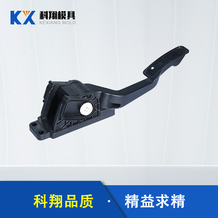 塑膠模具是什么？塑膠模具對比塑料模具有什么區(qū)別？